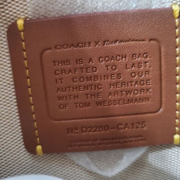 RETAIL Coach x Tom Wesselmann Lips Rogue 25 - Picture 14 of 17